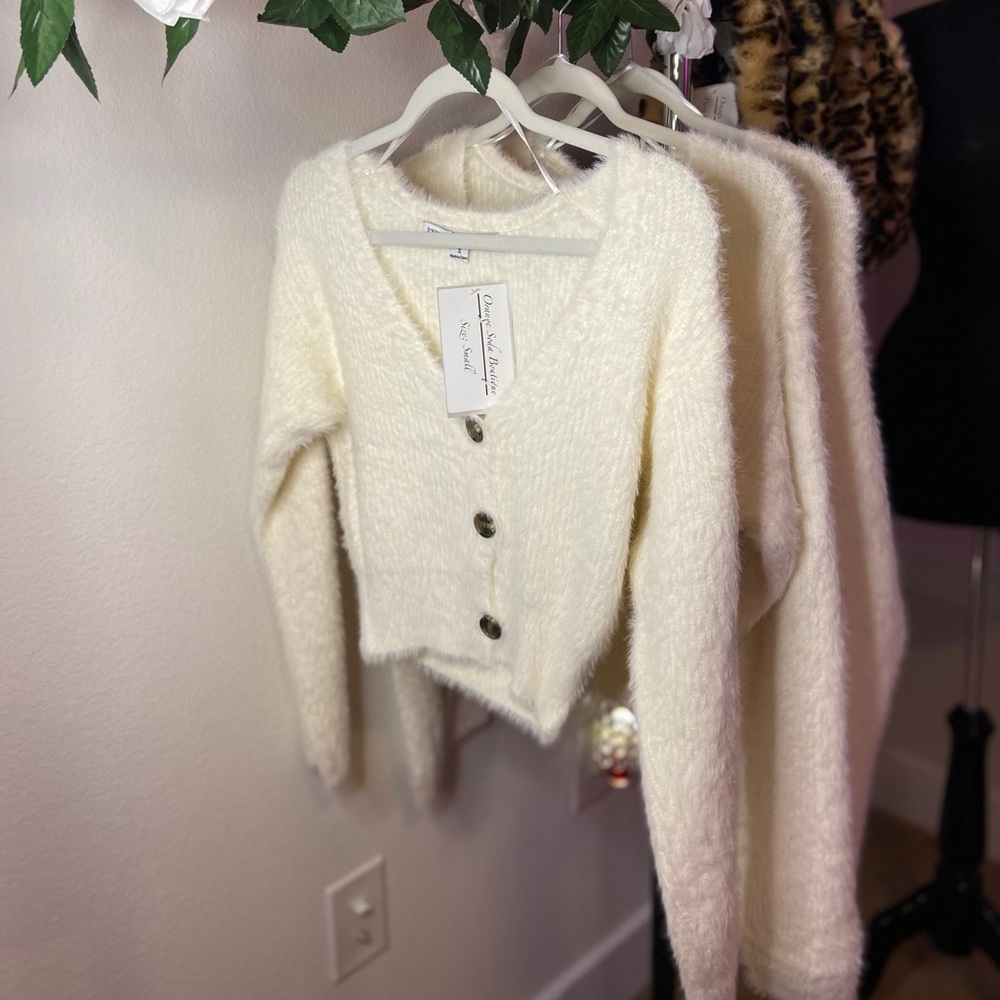 Ivory Cropped Fuzzy Sweater